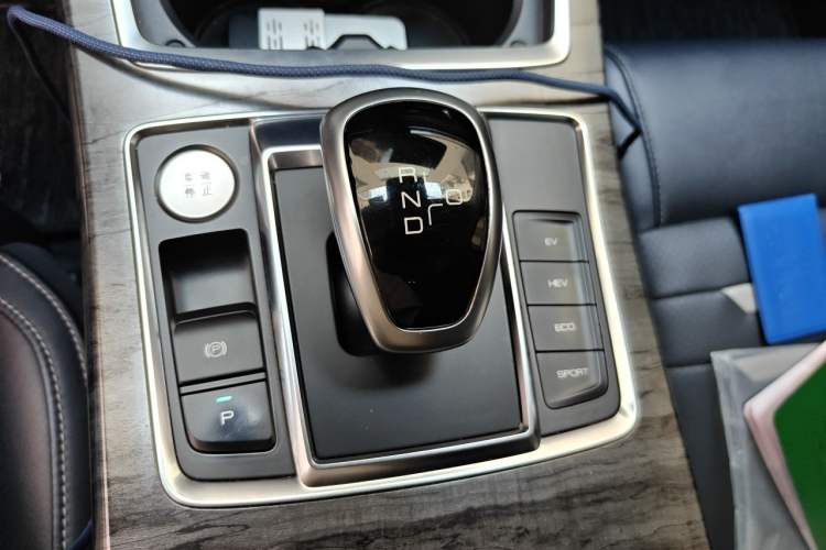 Used BYD Qin Pro New Energy 2018 DM 1.5TI Automatic Smart Connect Elite Model Gear Lever