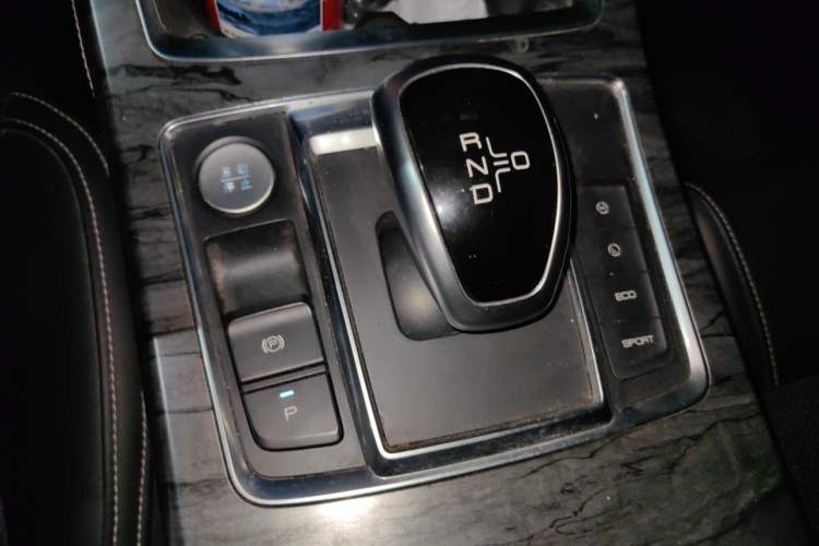 Used BYD Qin Pro New Energy 2018 EV500 Smart Connect Elite Model Gear Lever