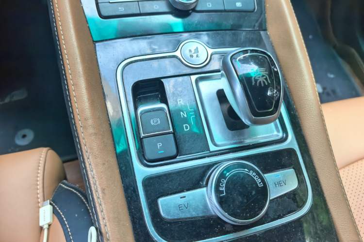 Used BYD Qin Pro New Energy 2018 DM 1.5TI Automatic Smart Connect Enjoyment Model Gear Lever