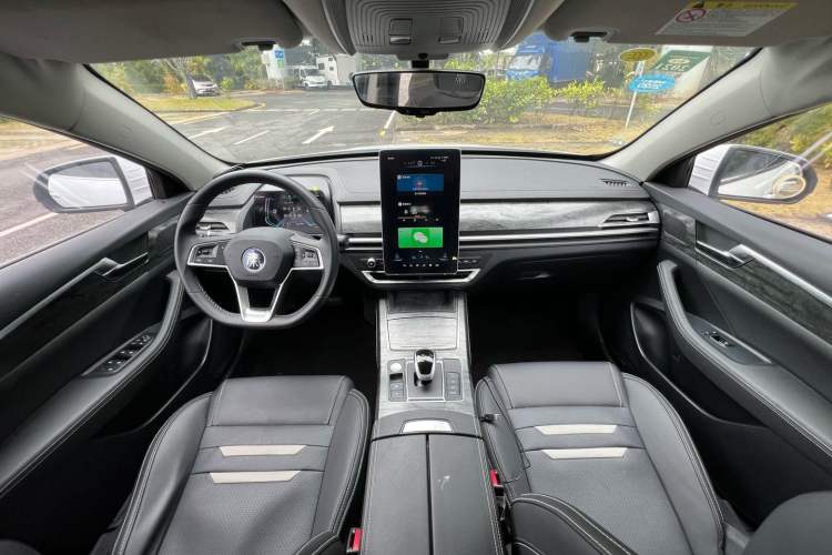 Used BYD Qin Pro New Energy 2018 DM 1.5TI Automatic Smart Connect Dynamic Model Interior 2