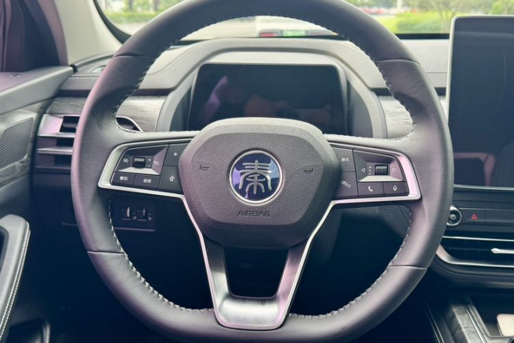 Used BYD Qin Pro New Energy 2018 DM 1.5TI Automatic Smart Connect Enjoyment Model Interior 3