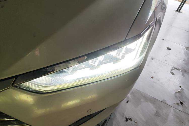 Used BYD Qin Pro New Energy 2018 DM 1.5TI Automatic Smart Connect Elite Model Left Front Headlight