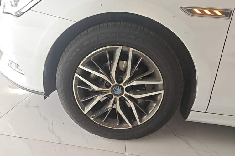 Used BYD Qin Pro New Energy 2018 EV500 Smart Connect Elite Model Left Front Wheel Hub