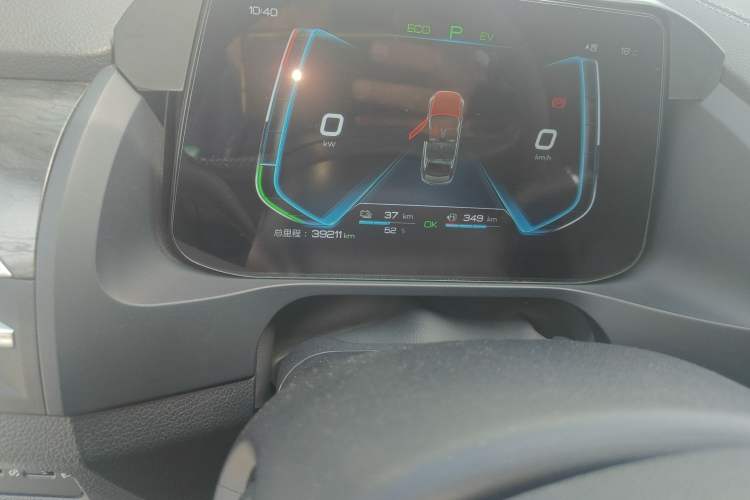 Used BYD Qin Pro New Energy 2018 DM 1.5TI Automatic Smart Connect Elite Model Odometer Close Up