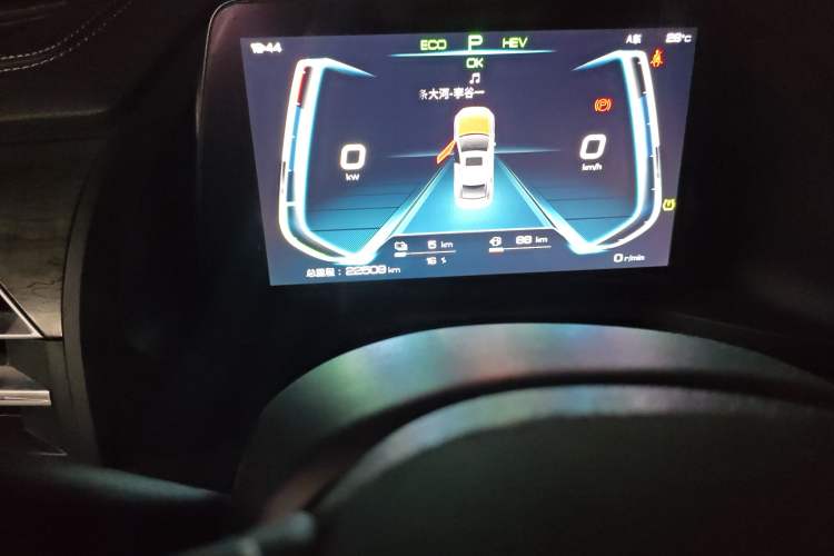 Used BYD Qin Pro New Energy 2018 DM 1.5TI Automatic Smart Connect Dynamic Model Odometer Close Up