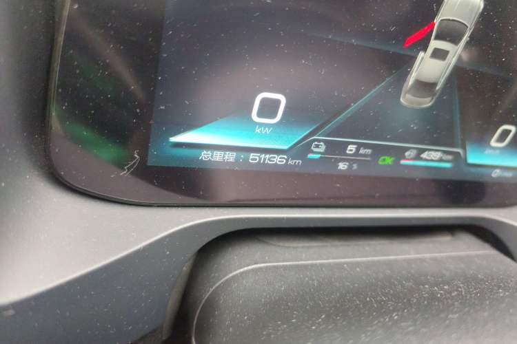 Used BYD Qin Pro New Energy 2018 DM 1.5TI Automatic Smart Connect Elite Model Odometer Close Up