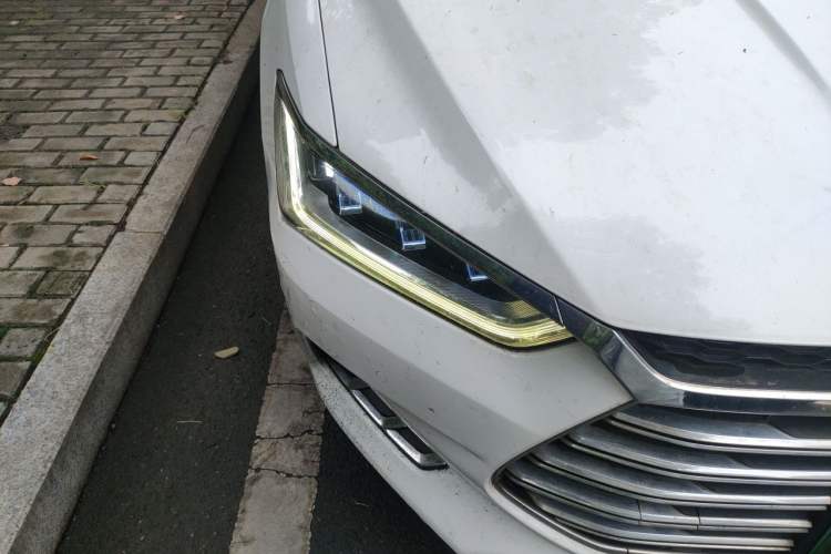 Used BYD Qin Pro New Energy 2018 DM 1.5TI Automatic Smart Connect Elite Model Right Front Headlight