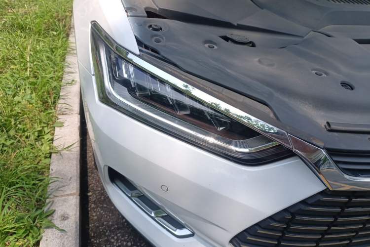 Used BYD Qin Pro New Energy 2018 EV500 Smart Connect Elite Model Right Front Headlight