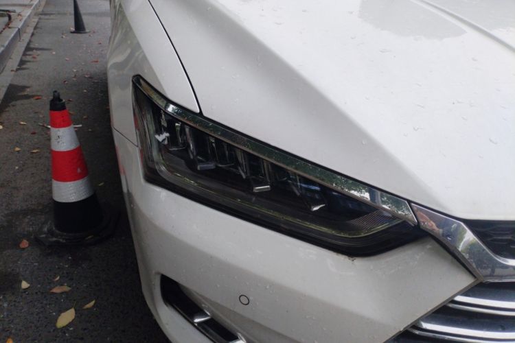 Used BYD Qin Pro New Energy 2018 DM 1.5TI Automatic Smart Connect Enjoyment Model Right Front Headlight