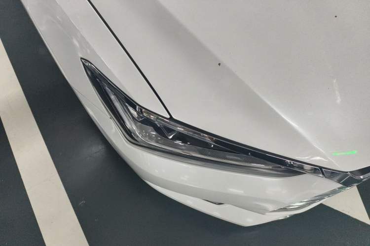 Used BYD Qin Pro New Energy 2018 DM 1.5TI Automatic Smart Connect Dynamic Model Right Front Headlight