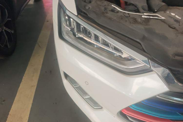Used BYD Qin Pro New Energy 2018 DM 1.5TI Automatic Smart Connect Enjoyment Model Right Front Headlight