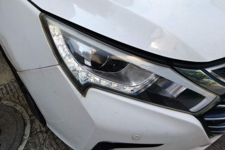 Used BYD Qin Pro New Energy 2018 DM 1.5TI Developer Edition Entry-Level Model Right Front Headlight