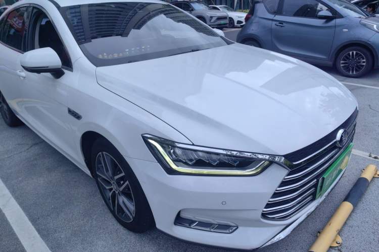 Used BYD Qin Pro New Energy 2018 DM 1.5TI Automatic Smart Connect Enjoyment Model Right Front Headlight