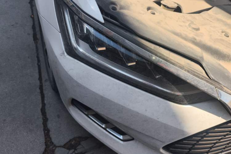 Used BYD Qin Pro New Energy 2018 EV500 Developer Edition Professional Model Right Front Headlight