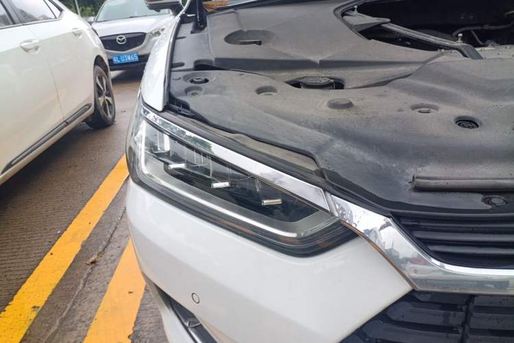 Used BYD Qin Pro New Energy 2018 EV500 Smart Connect Leading Model Right Front Headlight