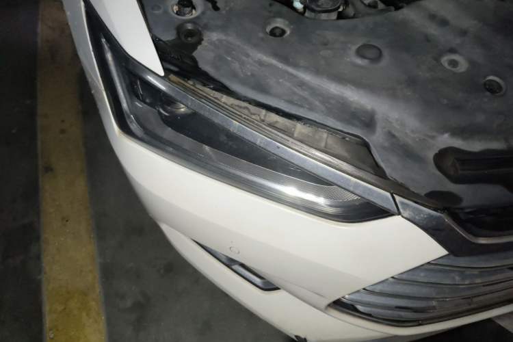 Used BYD Qin Pro New Energy 2018 DM 1.5TI Automatic Smart Connect Elite Model Right Front Headlight
