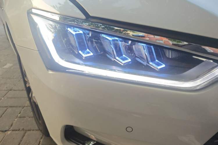 Used BYD Qin Pro New Energy 2018 EV500 Smart Connect Elite Model Right Front Headlight