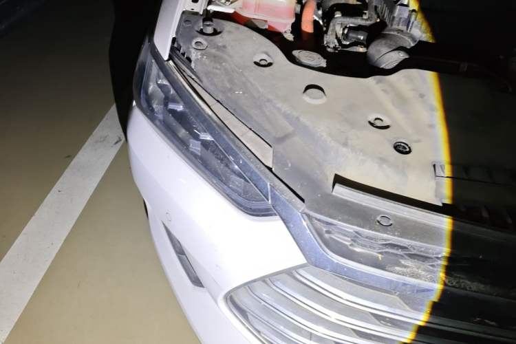 Used BYD Qin Pro New Energy 2018 DM 1.5TI Automatic Smart Connect Elite Model Right Front Headlight
