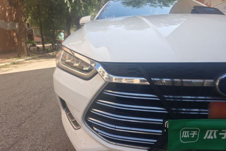Used BYD Qin Pro New Energy 2018 DM 1.5TI Automatic Smart Connect Enjoyment Model Right Front Headlight