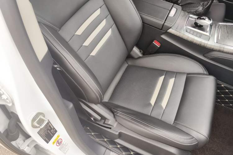 Used BYD Qin Pro New Energy 2018 DM 1.5TI Automatic Smart Connect Enjoyment Model Right Front Seat