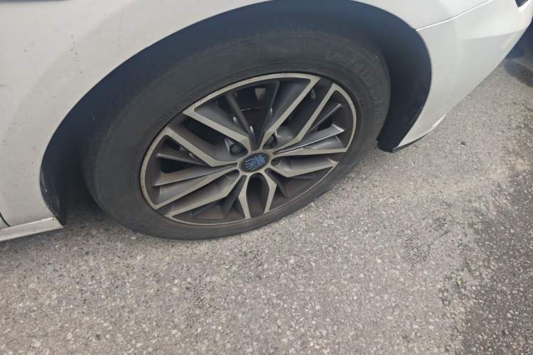 Used BYD Qin Pro New Energy 2018 DM 1.5TI Automatic Smart Connect Elite Model Right Front Wheel Hub