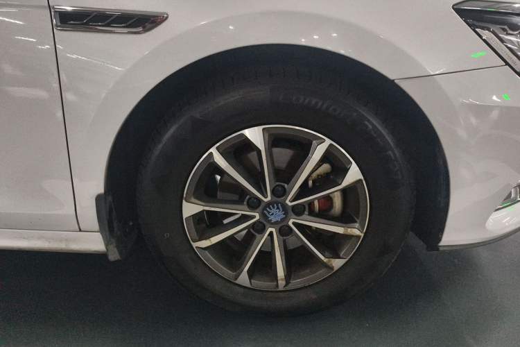Used BYD Qin Pro New Energy 2018 DM 1.5TI Automatic Smart Connect Dynamic Model Right Front Wheel Hub