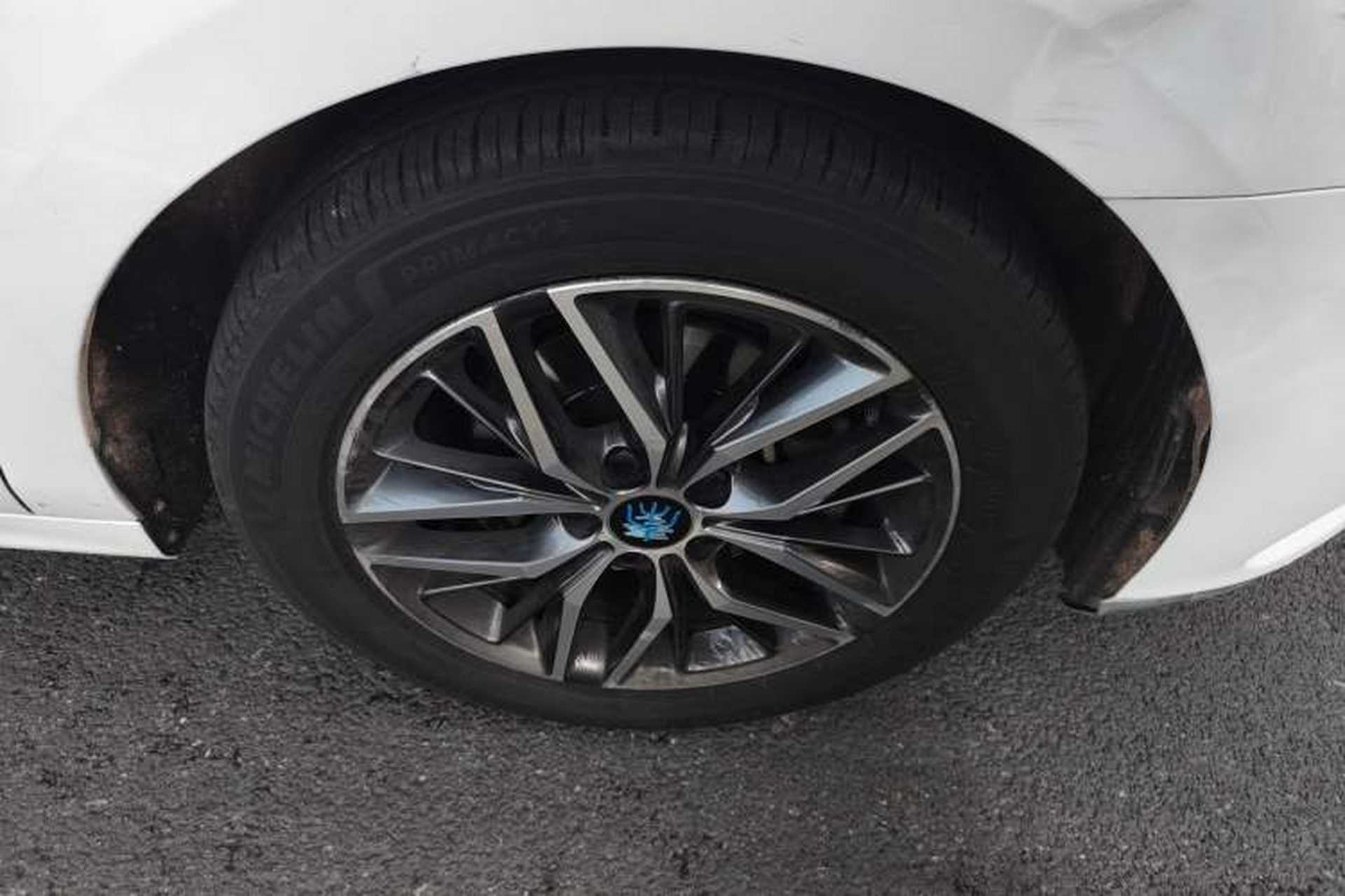 Used BYD Qin Pro New Energy 2018 DM 1.5TI Automatic Smart Connect Enjoyment Model Right Front Wheel Hub