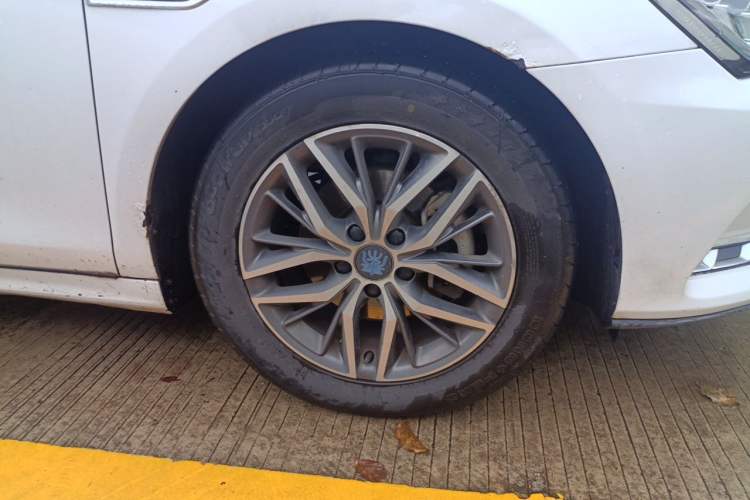 Used BYD Qin Pro New Energy 2018 EV500 Smart Connect Leading Model Right Front Wheel Hub
