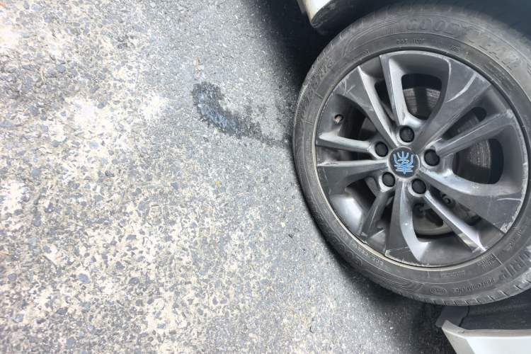 Used BYD Qin Pro New Energy 2018 DM 1.5TI Automatic Smart Connect Enjoyment Model Right Front Wheel Hub