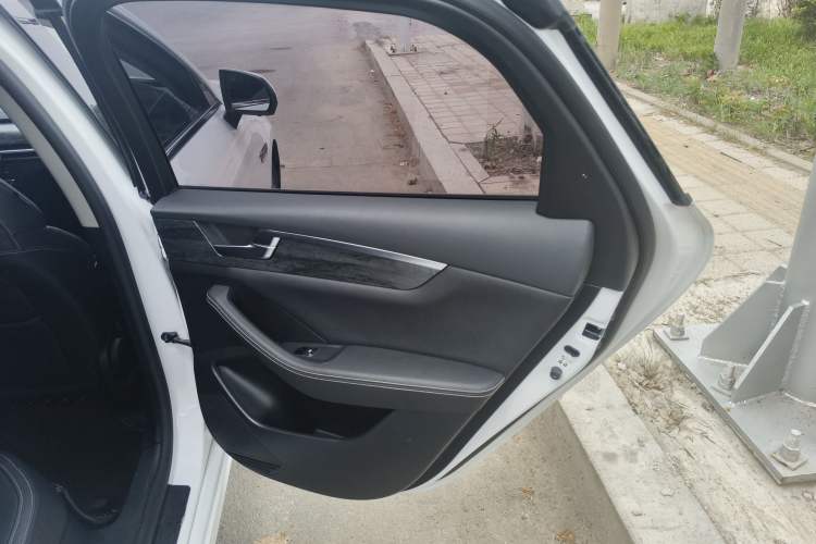 Used BYD Qin Pro New Energy 2018 DM 1.5TI Automatic Smart Connect Enjoyment Model Right Rear Door Interior