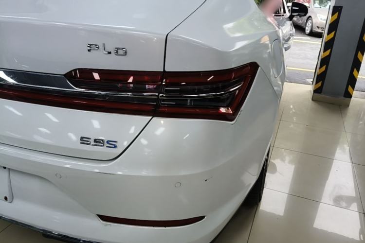 Used BYD Qin Pro New Energy 2018 DM 1.5TI Automatic Smart Connect Enjoyment Model Right Rear Taillight