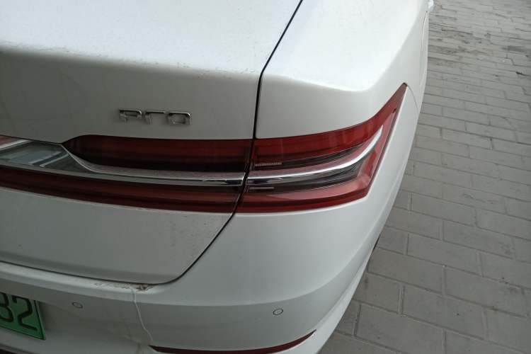 Used BYD Qin Pro New Energy 2018 EV500 Smart Connect Elite Model Right Rear Taillight