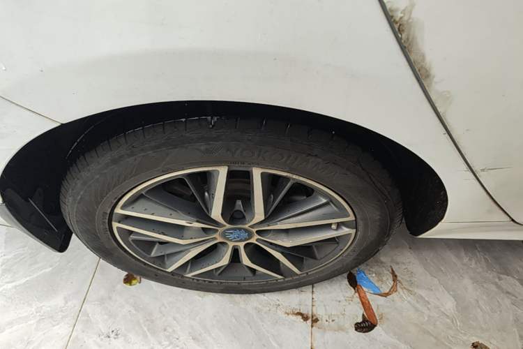 Used BYD Qin Pro New Energy 2018 DM 1.5TI Automatic Smart Connect Elite Model Right Rear Wheel Hub