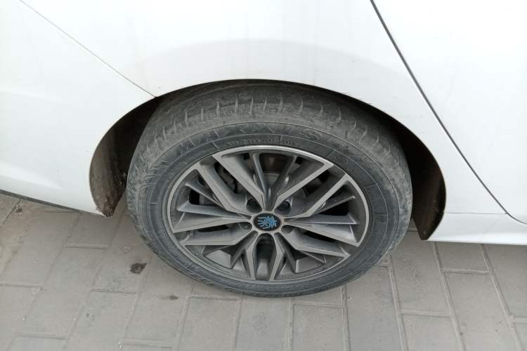 Used BYD Qin Pro New Energy 2018 EV500 Smart Connect Elite Model Right Rear Wheel Hub