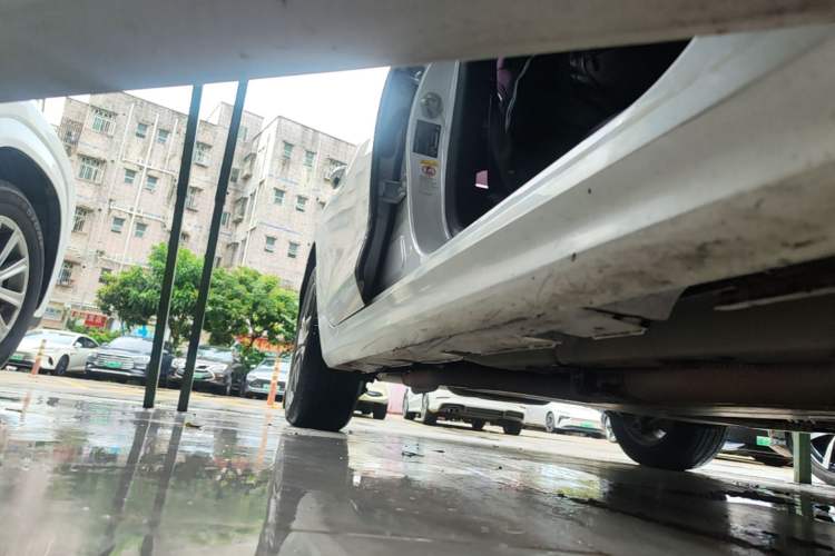 Used BYD Qin Pro New Energy 2018 DM 1.5TI Automatic Smart Connect Elite Model Right Side Sill