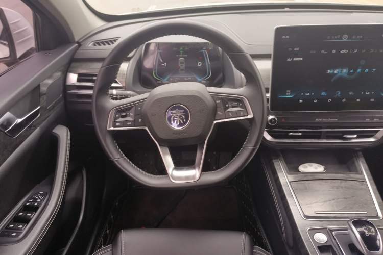 Used BYD Qin Pro New Energy 2018 DM 1.5TI Automatic Smart Connect Enjoyment Model Steering Wheel