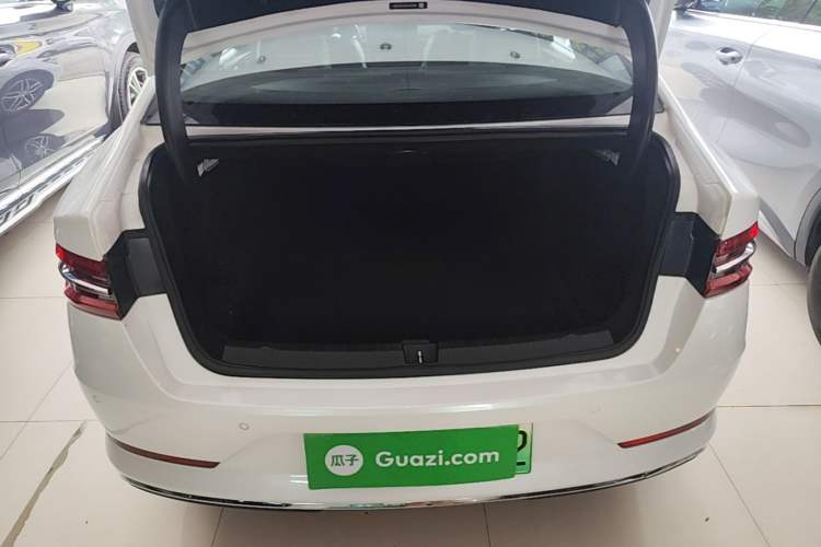 Used BYD Qin Pro New Energy 2018 DM 1.5TI Automatic Smart Connect Elite Model Trunk