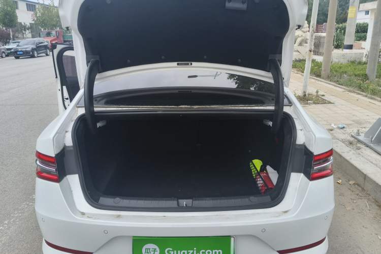 Used BYD Qin Pro New Energy 2018 DM 1.5TI Automatic Smart Connect Enjoyment Model Trunk