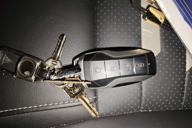 Used BYD Qin Pro New Energy 2018 DM 1.5TI Automatic Smart Connect Enjoyment Model Vehicle Key