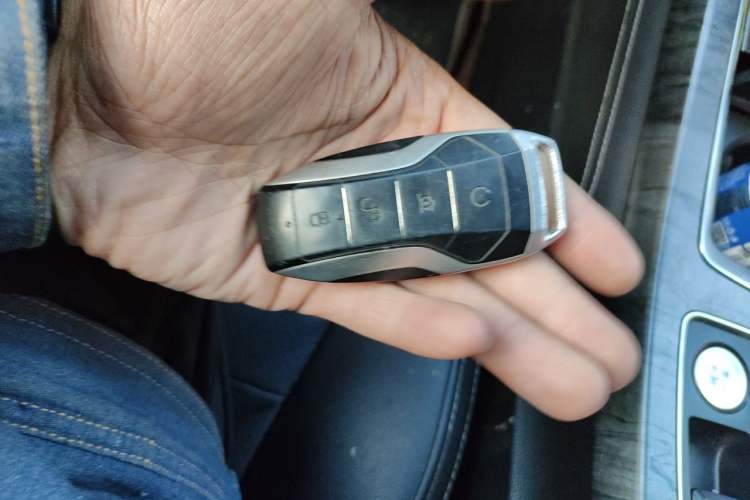 Used BYD Qin Pro New Energy 2018 DM 1.5TI Automatic Smart Connect Enjoyment Model Vehicle Key