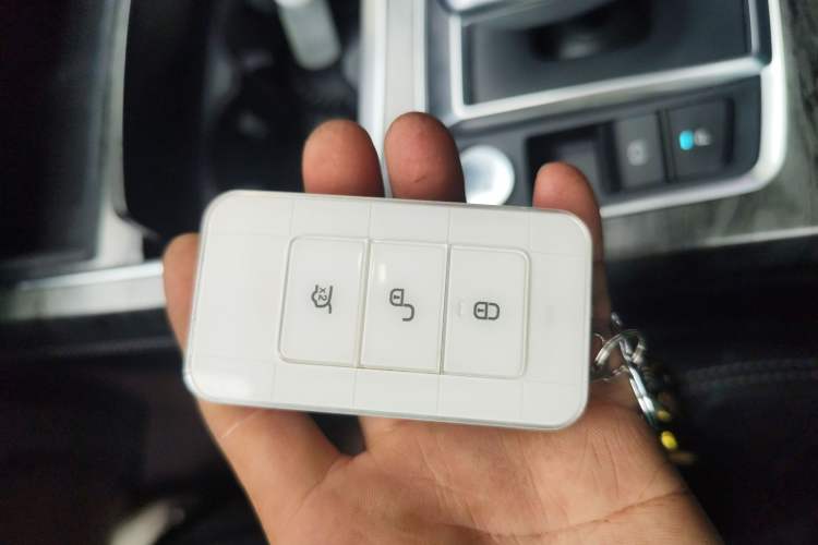 Used BYD Qin Pro New Energy 2018 DM 1.5TI Automatic Smart Connect Elite Model Vehicle Key