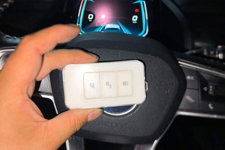 Used BYD Qin Pro New Energy 2018 DM 1.5TI Automatic Smart Connect Elite Model Vehicle Key