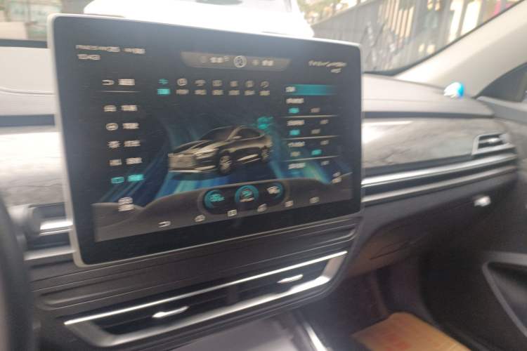 Used BYD Qin Pro New Energy 2019 EV Super Edition High-Power Smart Connect & Premium Model Audio And AC Panel
