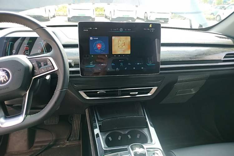 Used BYD Qin Pro New Energy 2019 EV Super Edition High-Power Long-Range Smart-Connected Cutting-Edge Model Audio And AC Panel