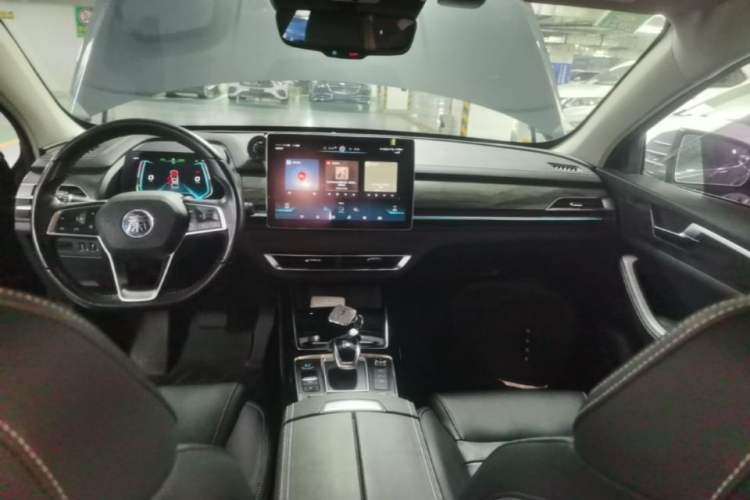 Used BYD Qin Pro New Energy 2019 EV Super Edition High-Power Smart Connect Luxurious Model Audio And AC Panel
