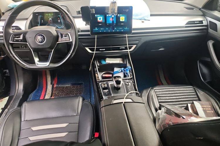 Used BYD Qin Pro New Energy 2019 DM Super Edition 1.5TI Automatic Smart Connect X-Trail Model China VI Standard Center Console