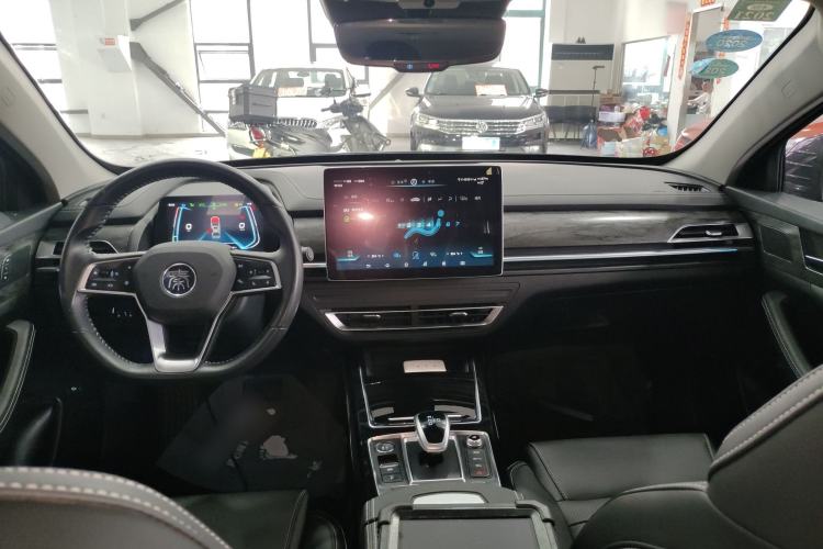 Used BYD Qin Pro New Energy 2019 EV Super Edition High-Power Smart Connect Luxurious Model Center Console