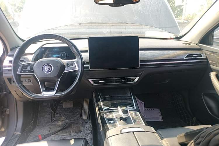 Used BYD Qin Pro New Energy 2019 EV Super Edition High-Power Long-Range Smart-Connected Cutting-Edge Model Center Console