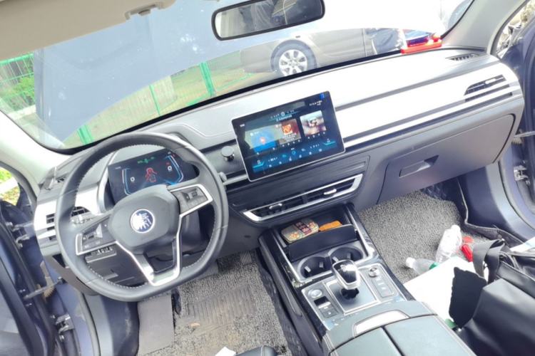Used BYD Qin Pro New Energy 2019 DM Super Edition 1.5TI Automatic Smart Connect X-Trail Model China VI Standard Center Console