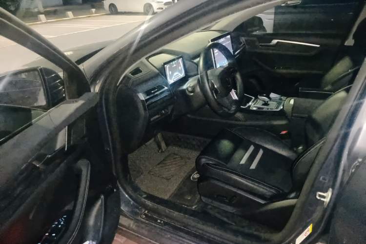 Used BYD Qin Pro New Energy 2019 EV Super Edition High-Power Long-Range Smart-Connected Cutting-Edge Model Driver Seat